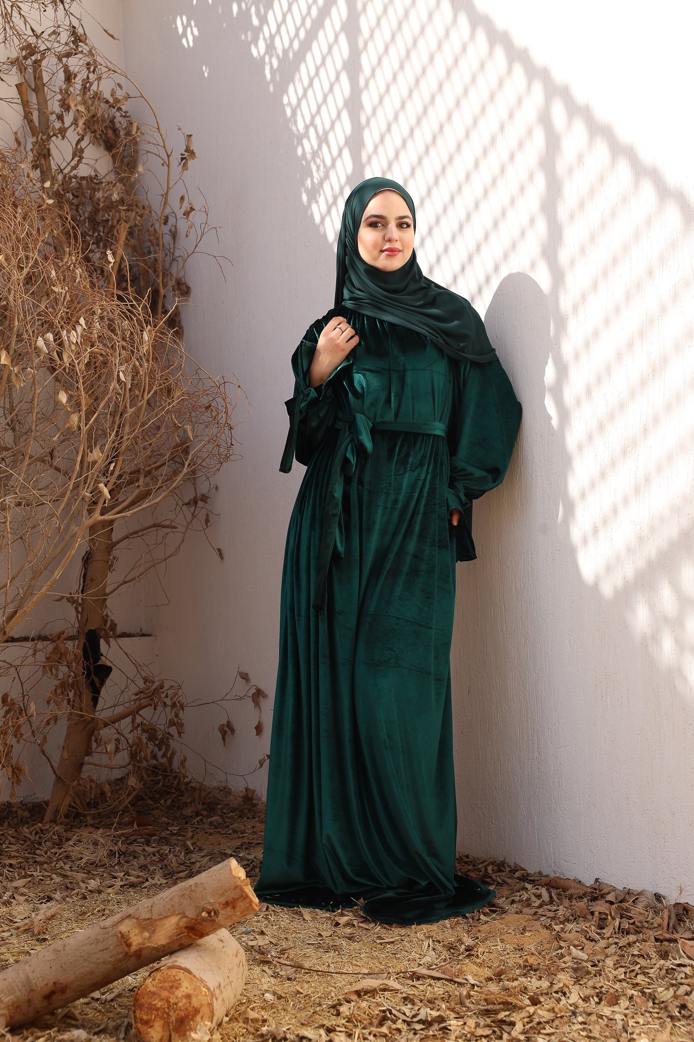 DARK GREEN VELVET ABAYA ISDAL