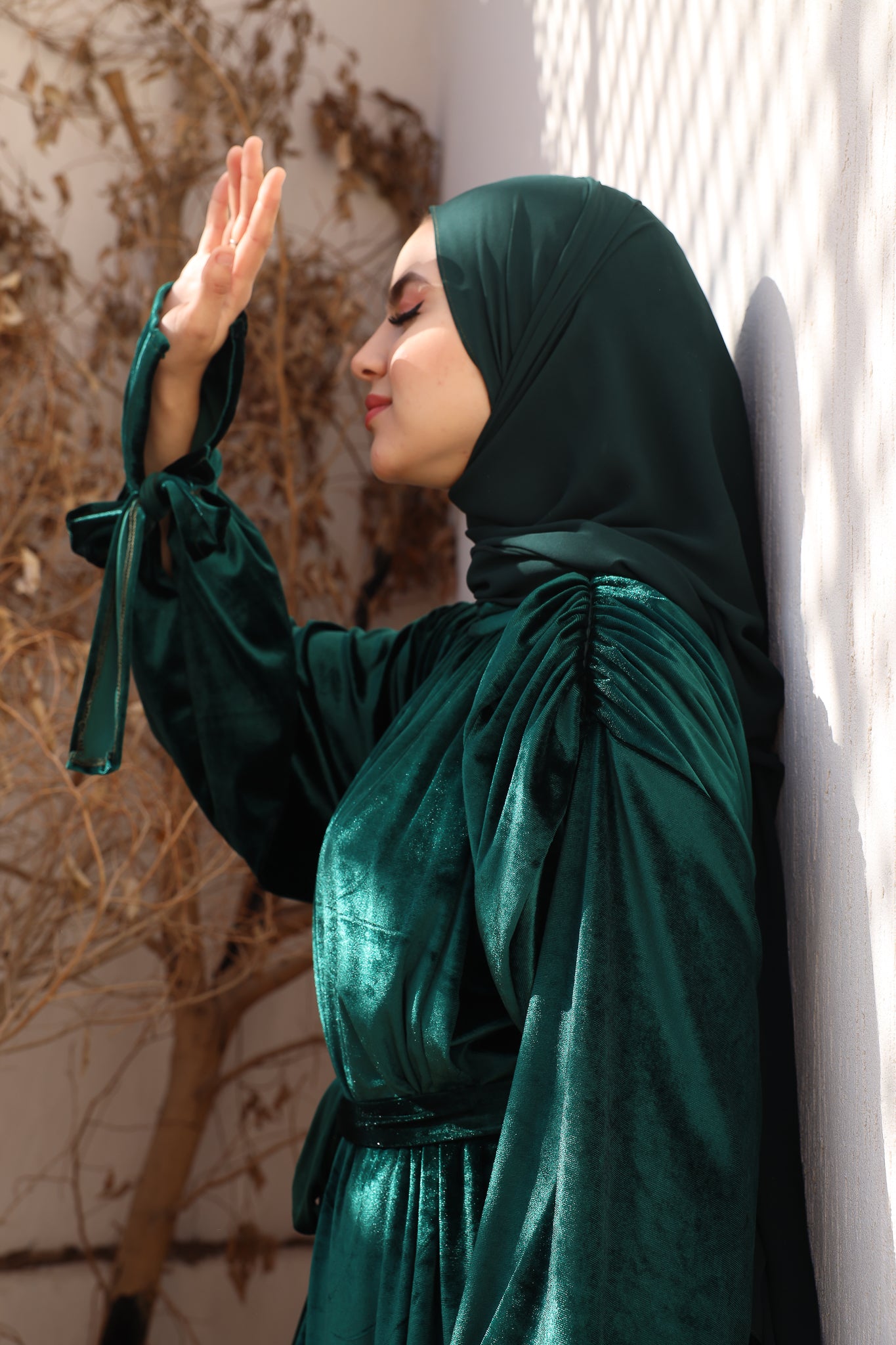 DARK GREEN VELVET ABAYA ISDAL