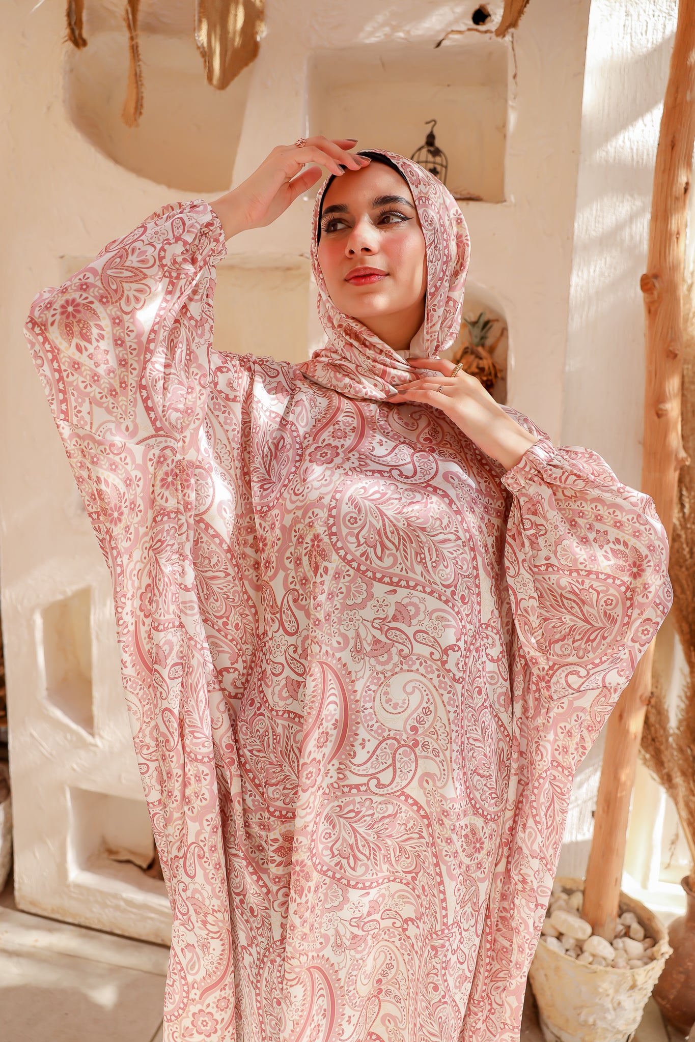 BLUSHING PETALS PRINT CLASSIC SATIN ISDAL