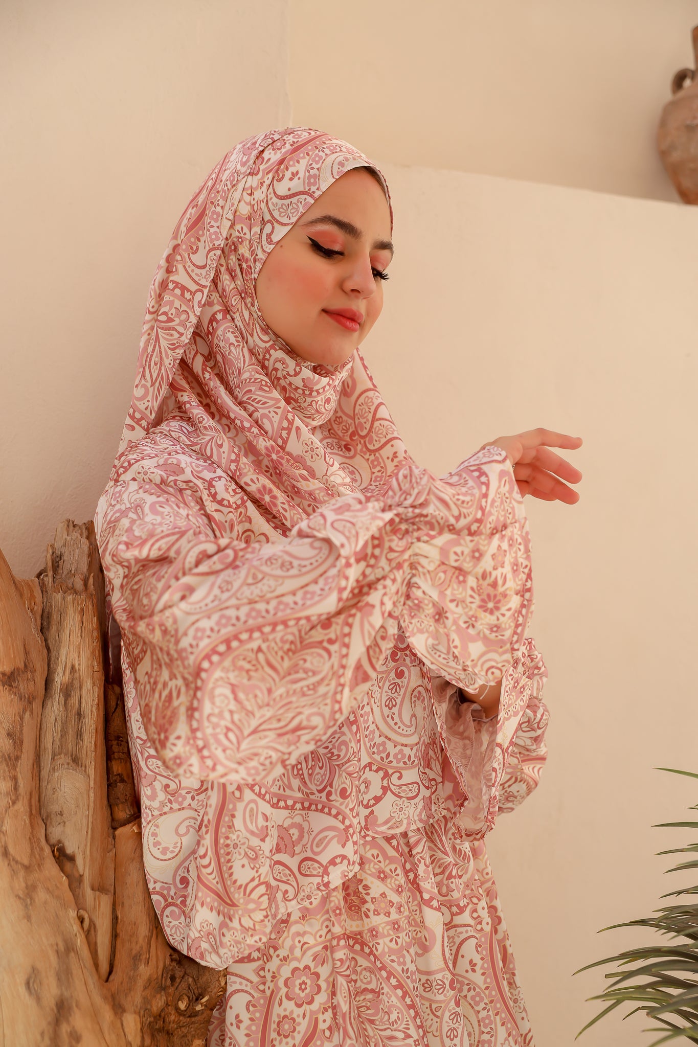 BLUSHING PETALS PRINT DRESSY SATIN ISDAL