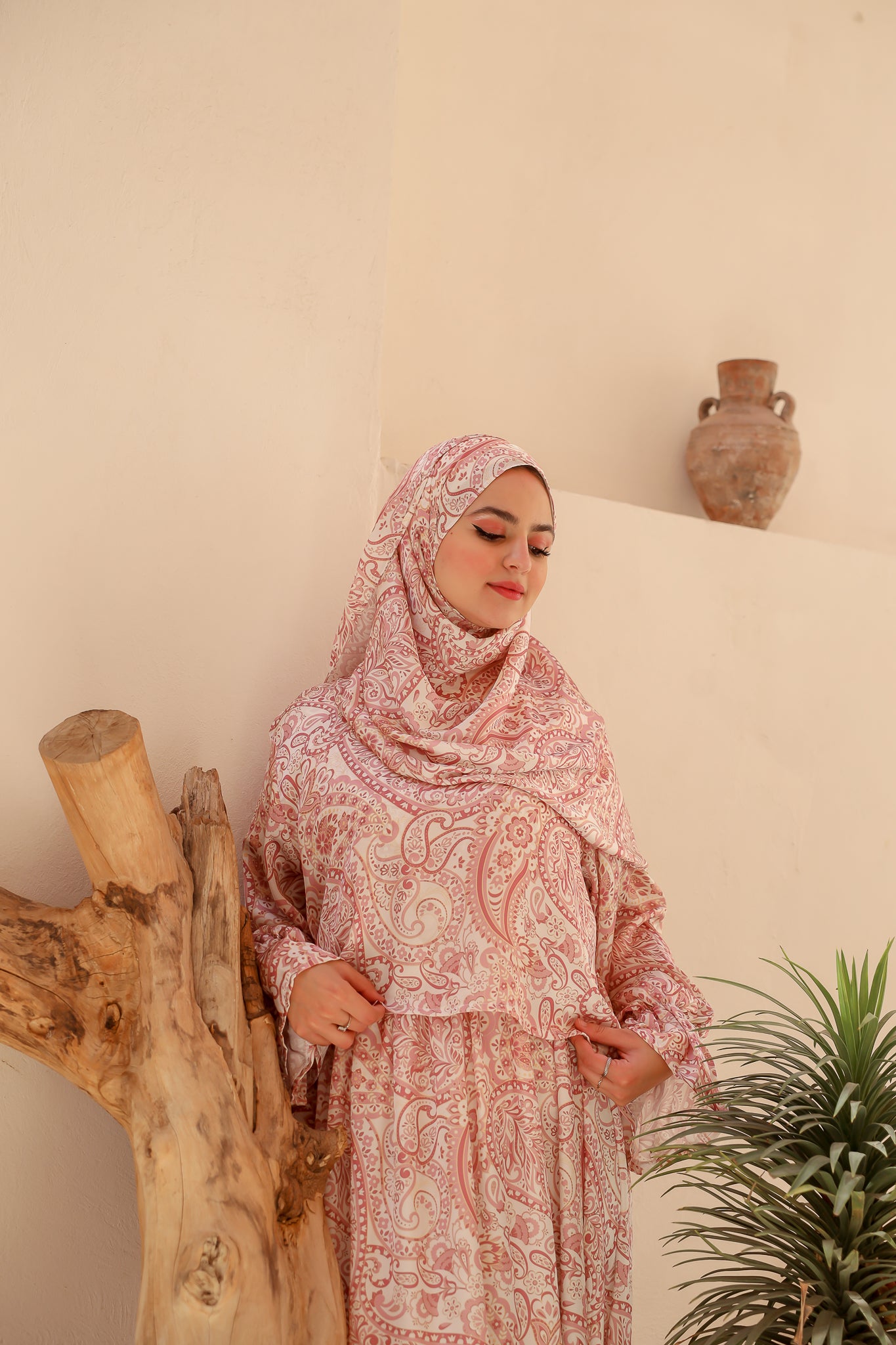 BLUSHING PETALS PRINT DRESSY SATIN ISDAL