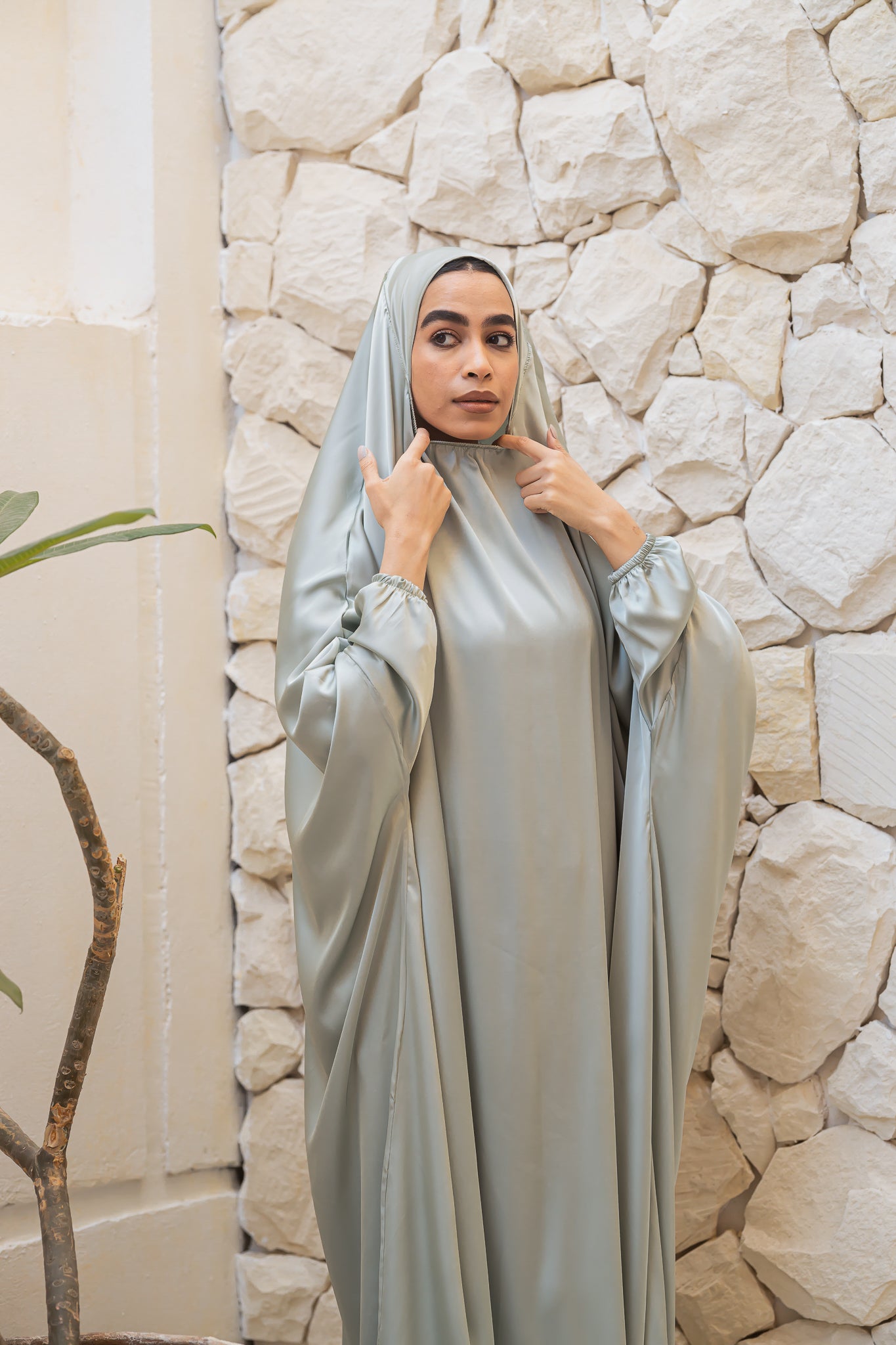 MINT GREEN SATIN MALHAFA ISDAL