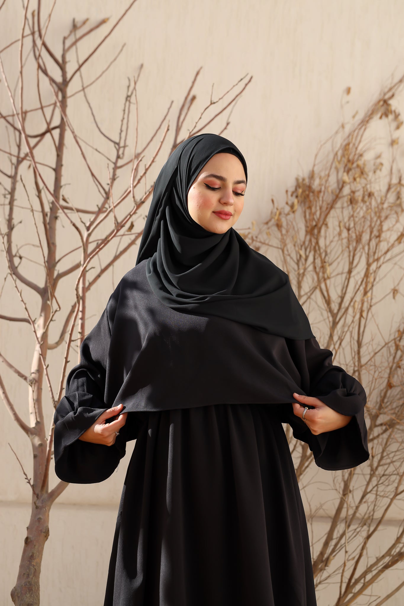 BLACK DRESSY UMRAH ISDAL