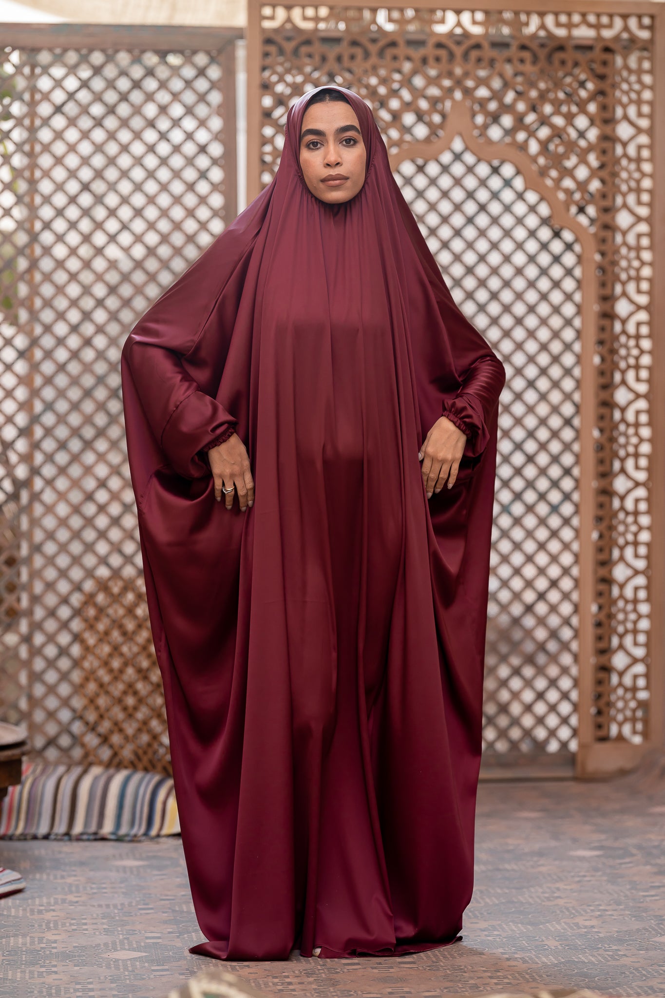 CRIMSON BLUSH SATIN MALHAFA ISDAL