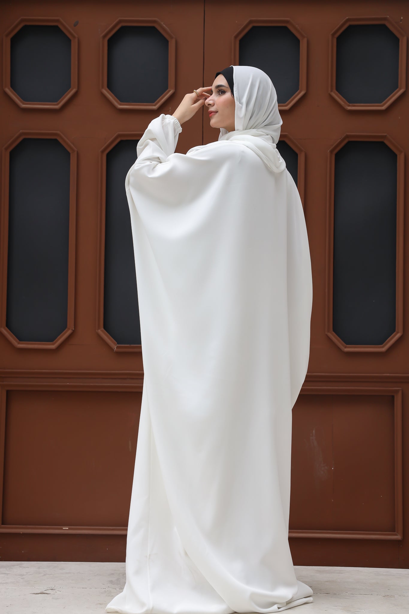 CREAMY WHITE CLASSIC UMRAH ISDAL