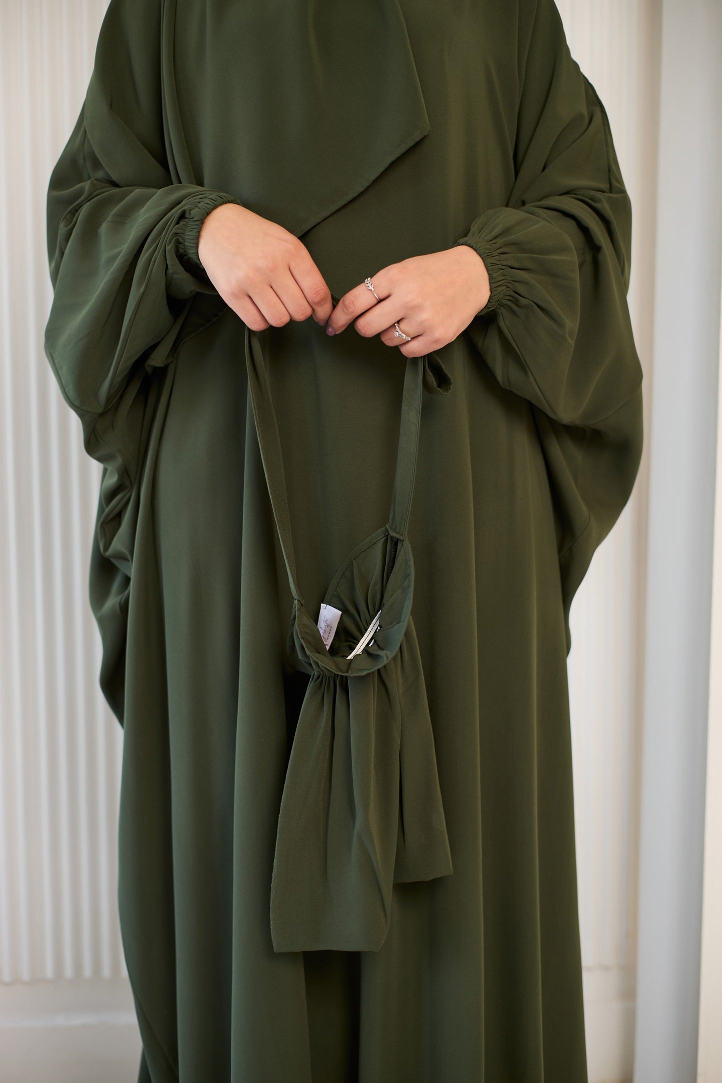 OLIVE GREEN CREPE CLASSIC ISDAL