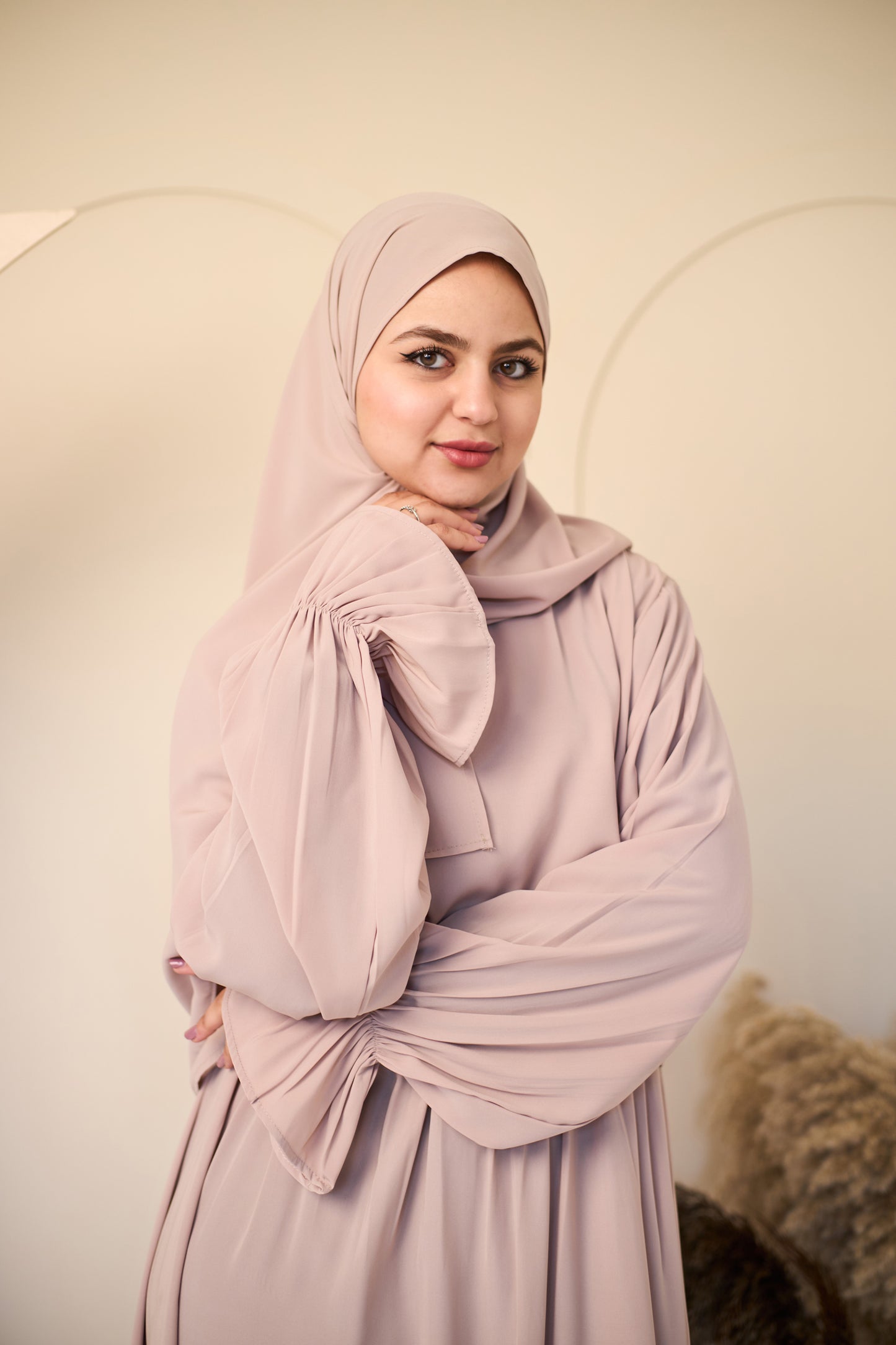 BEIGE NUDE CREPE DRESSY ISDAL