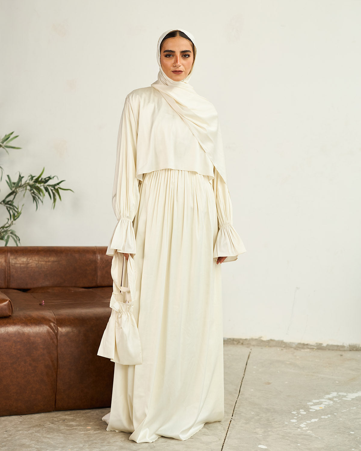 CREAMY WHITE SATIN DRESS ISDAL