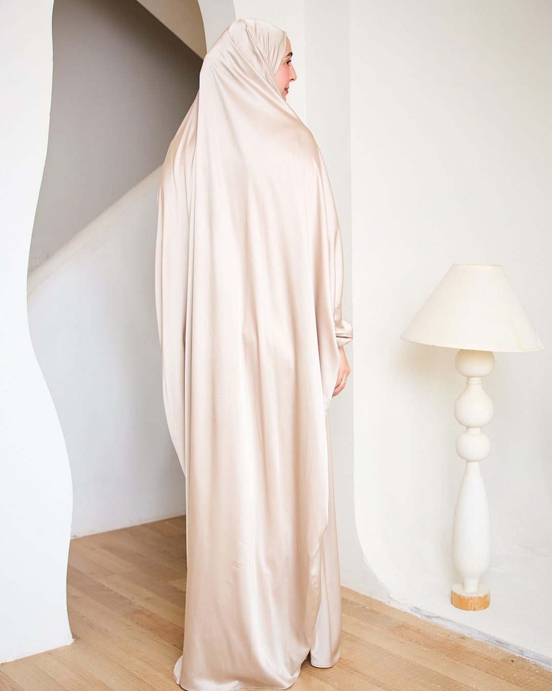 CANNOLI CREAM SATIN MALHAFA ISDAL