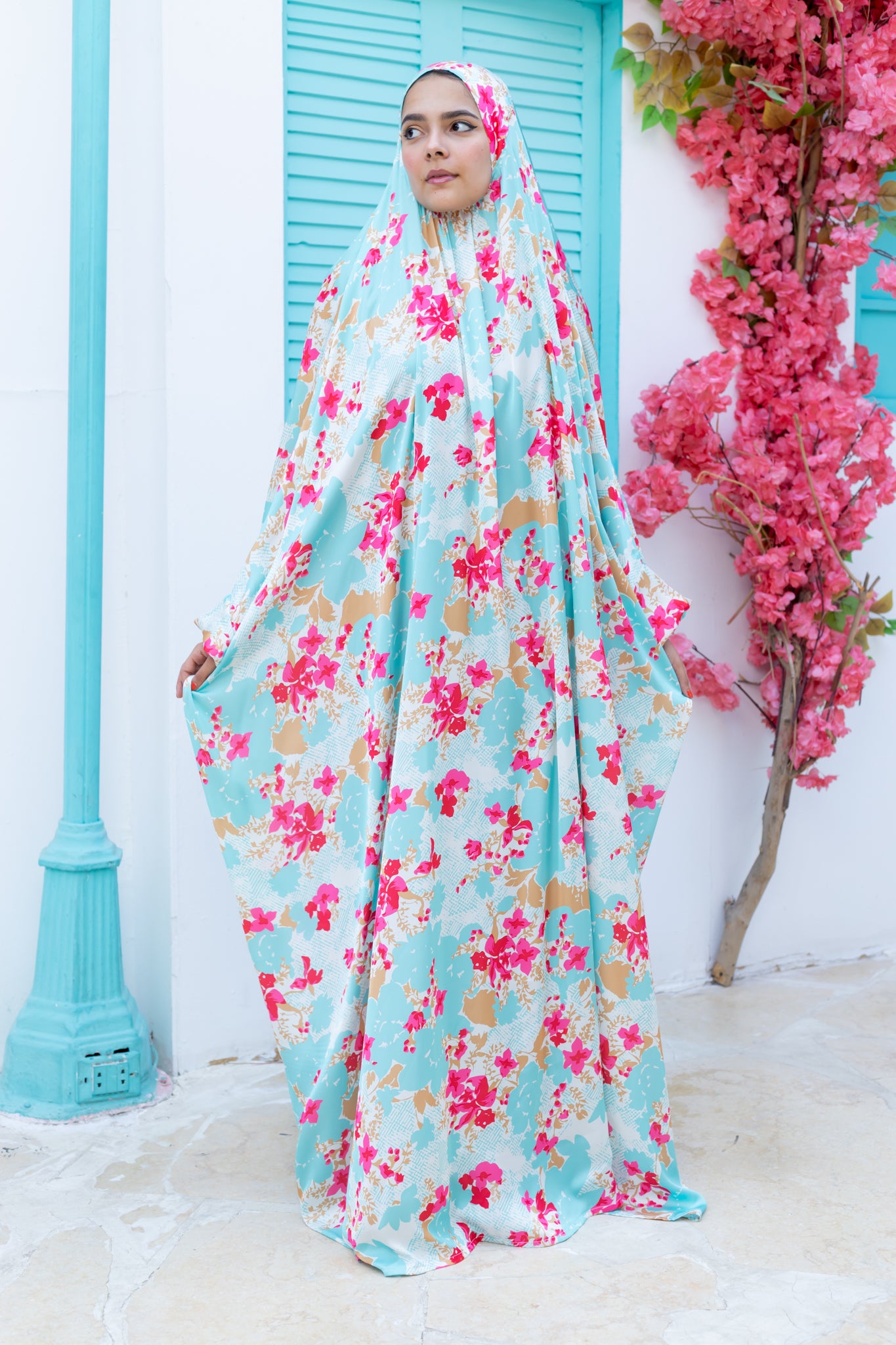 TURQUOISE BLOSSOMS PRINT SATIN MALHAFA ISDAL