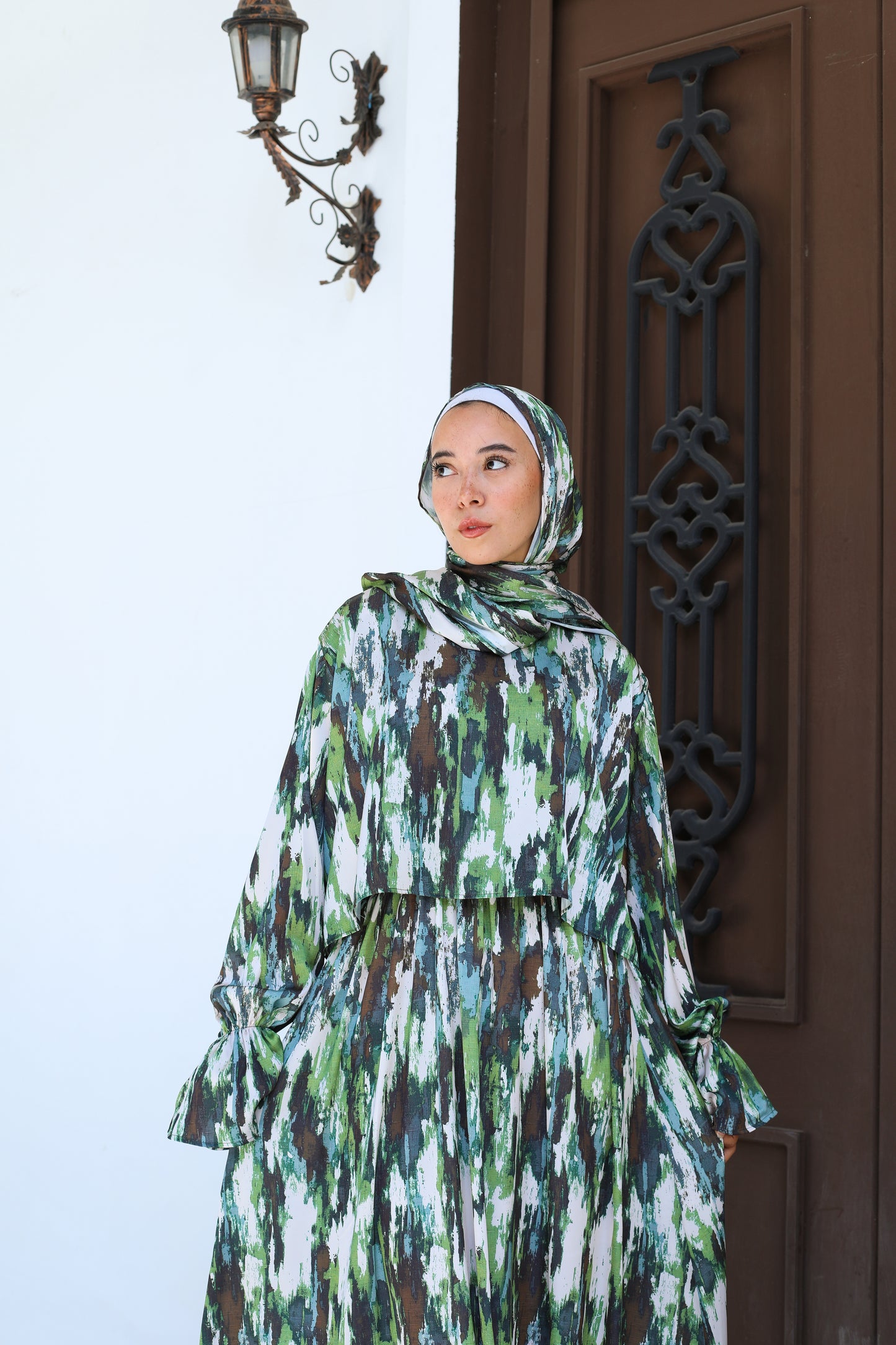 GREEN STROKES PRINT DRESSY SATIN ISDAL