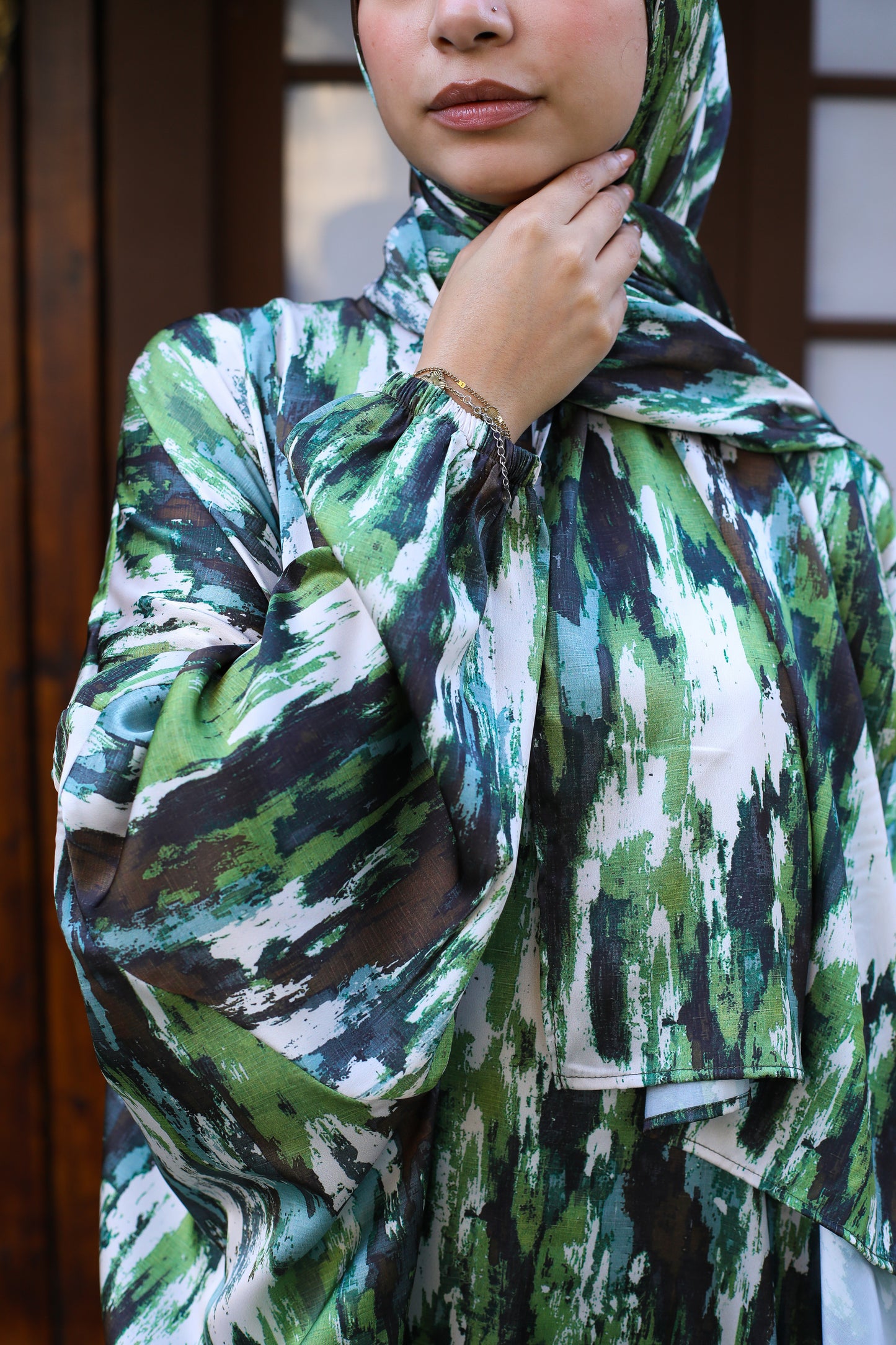GREEN STROKES PRINT CLASSIC SATIN ISDAL