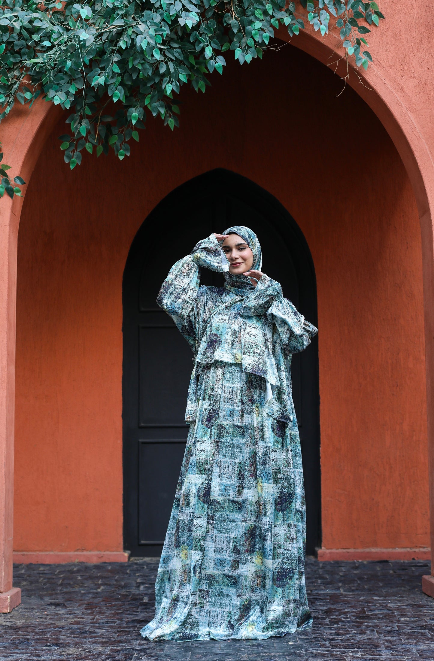 BAROQUE LAGOON PRINT DRESSY SATIN ISDAL