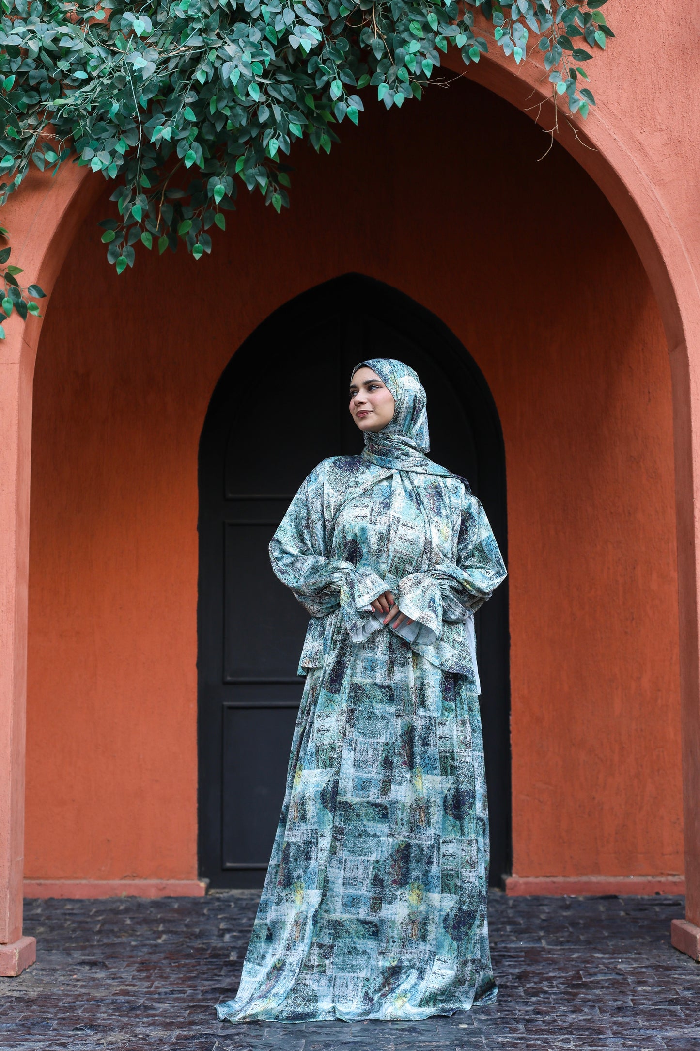 BAROQUE LAGOON PRINT DRESSY SATIN ISDAL