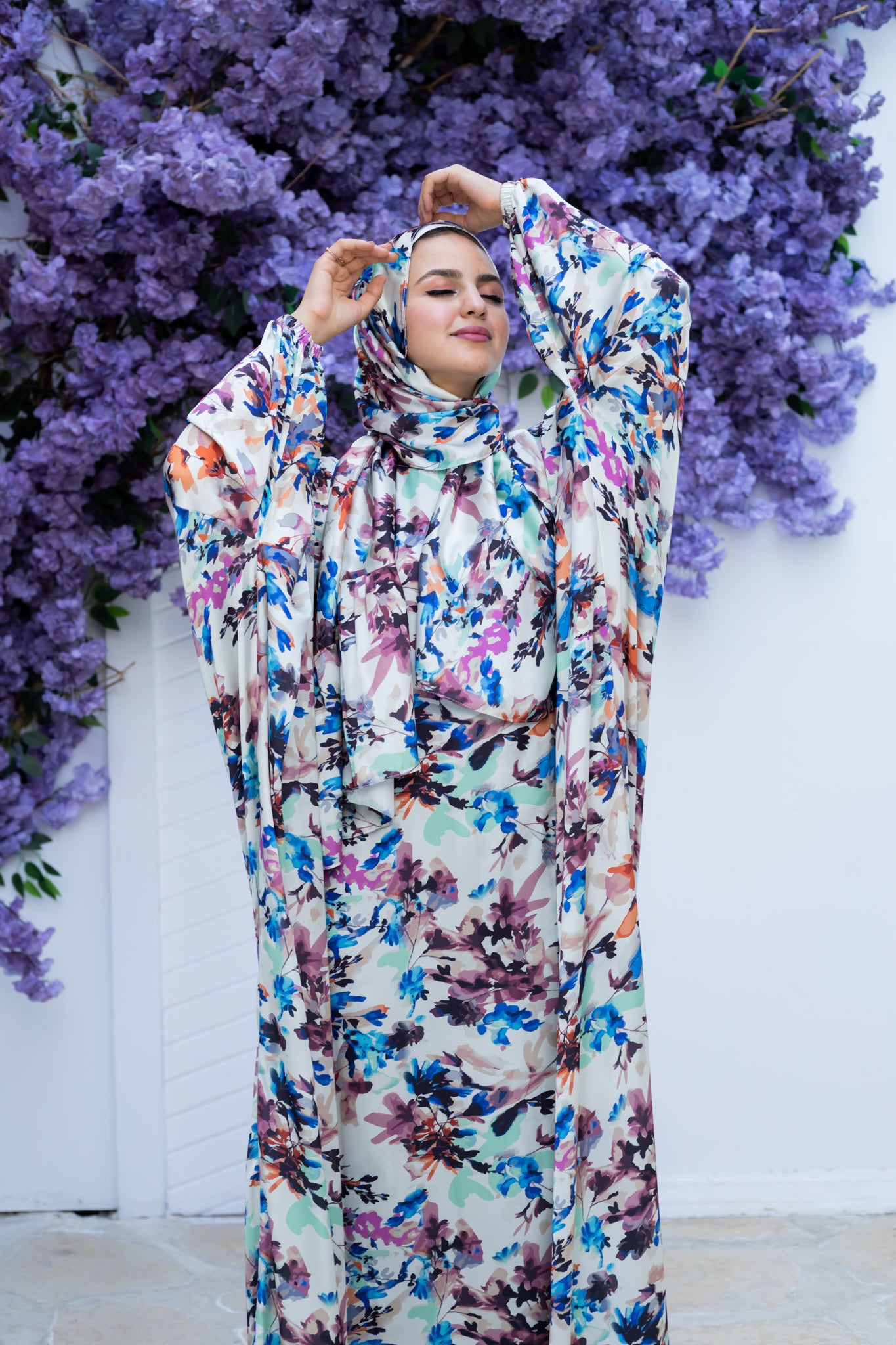 FLOWERS BLOOM PRINT CLASSIC SATIN ISDAL