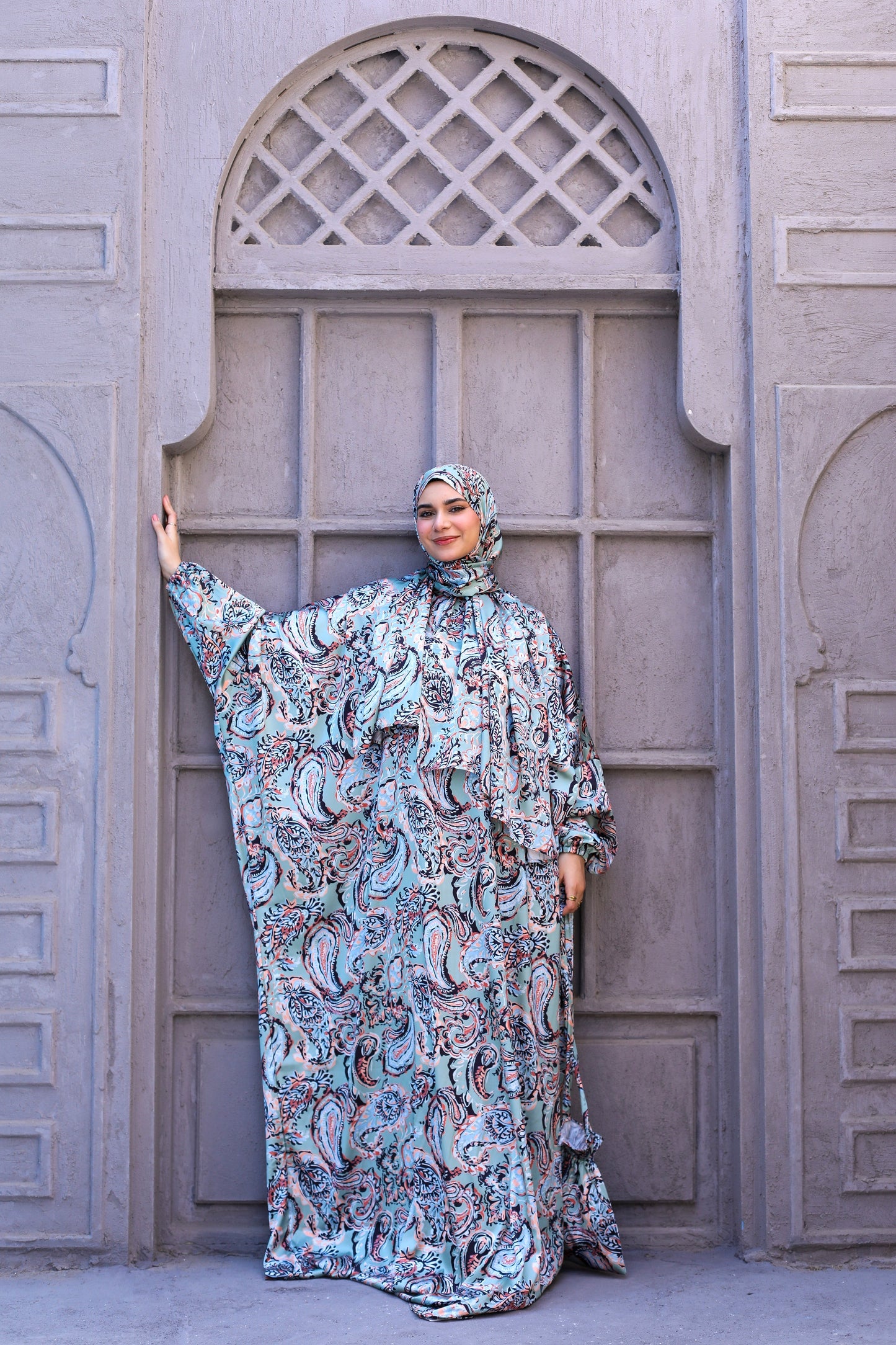 GREEN PAISLEY PRINT CLASSIC SATIN ISDAL