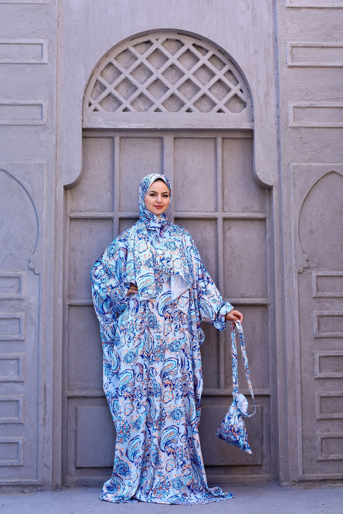 BLUE PAISLEY PRINT CLASSIC SATIN ISDAL