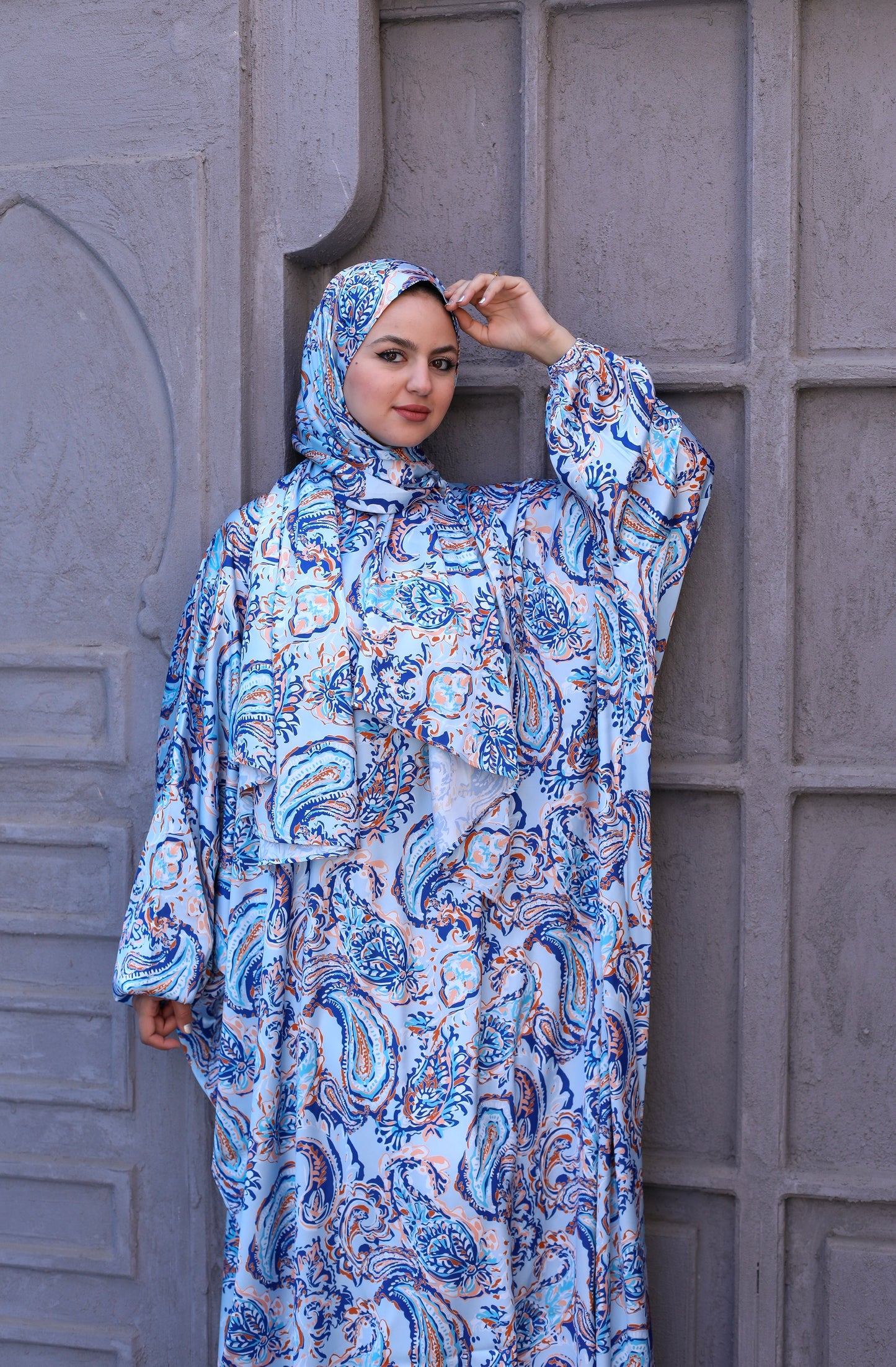 BLUE PAISLEY PRINT CLASSIC SATIN ISDAL