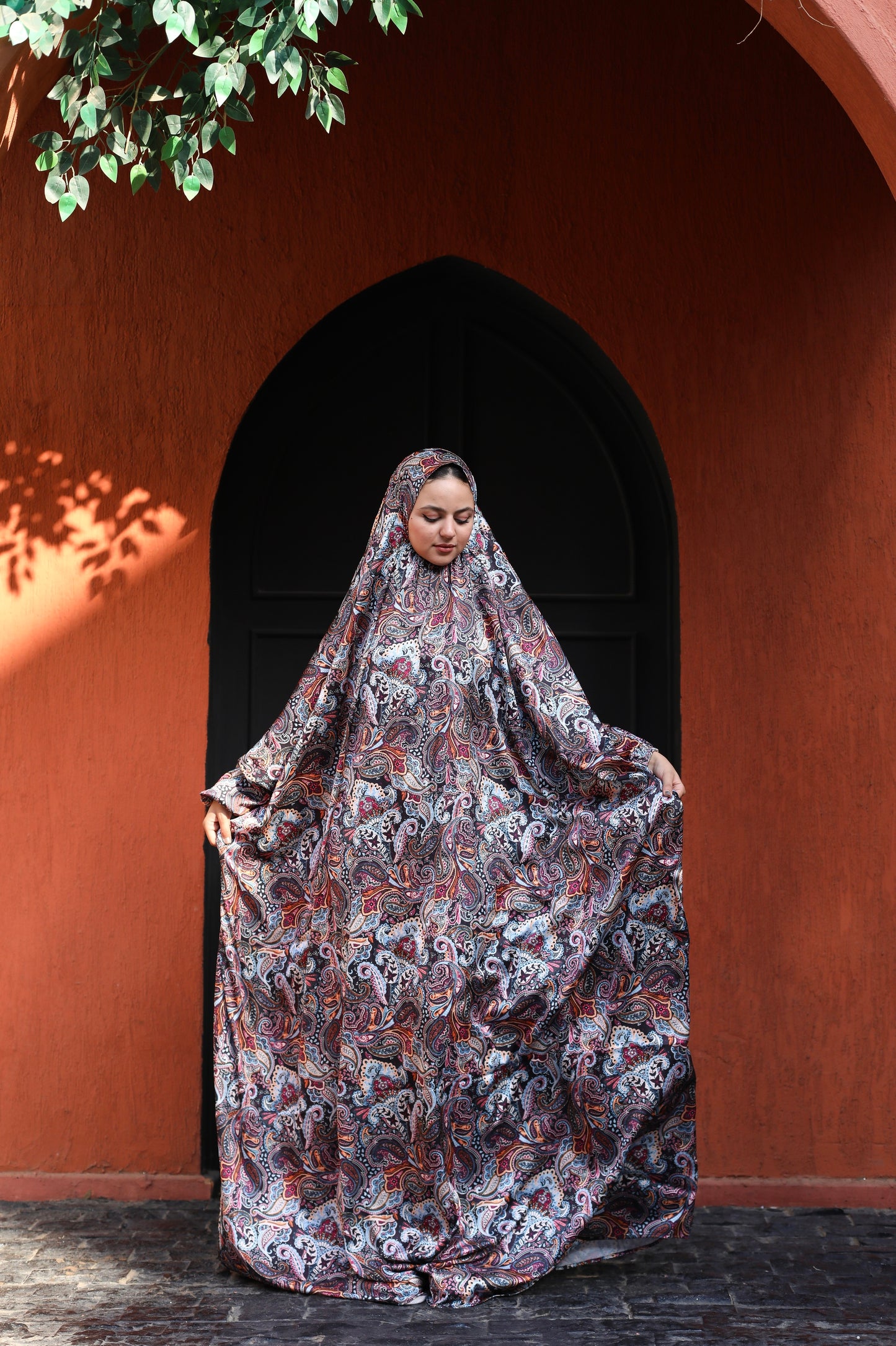 COLORPOP PAISLEY PRINT SATIN MALHAFA ISDAL