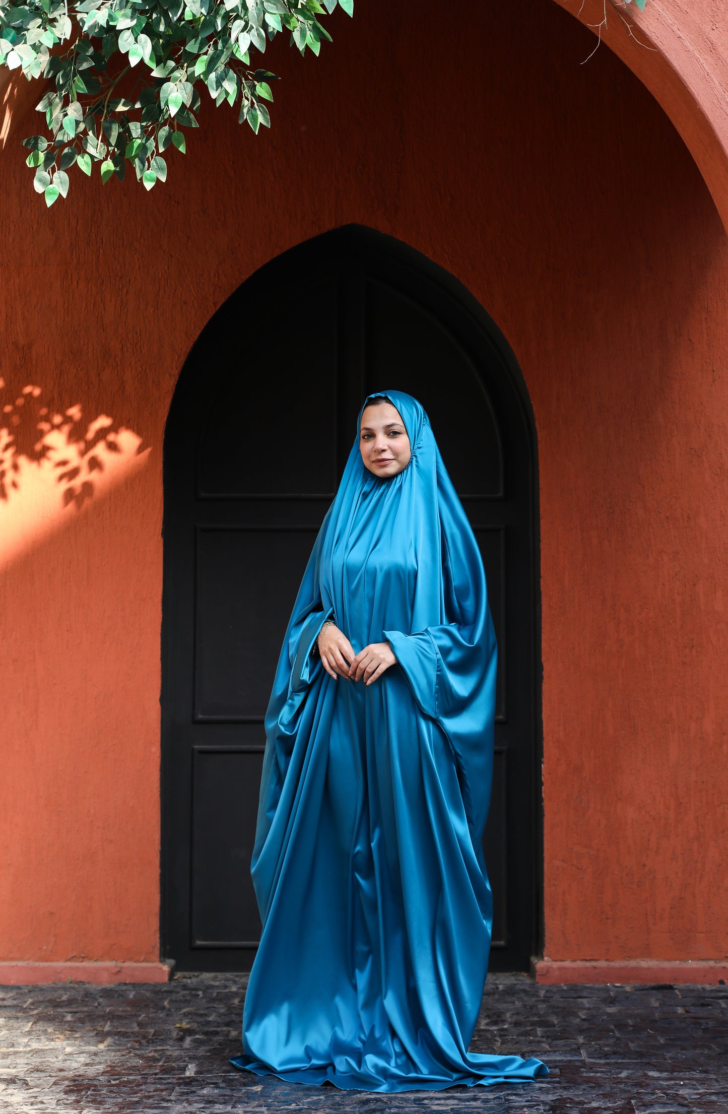 IRIS BLUE SATIN MALHAFA ISDAL