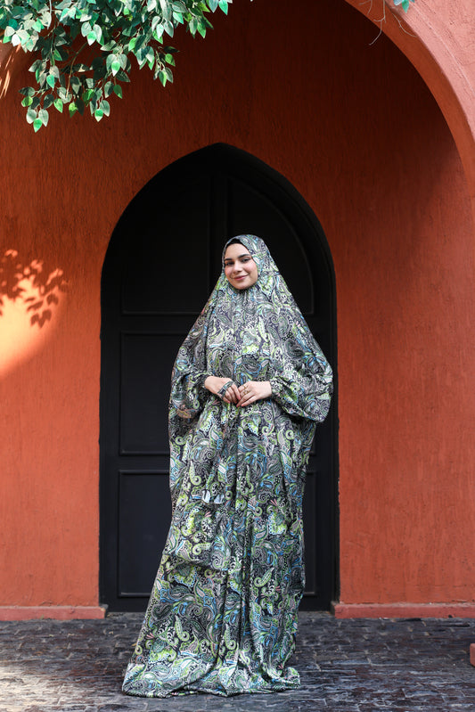 EXOTIC PAISLEY PRINT SATIN MALHAFA ISDAL