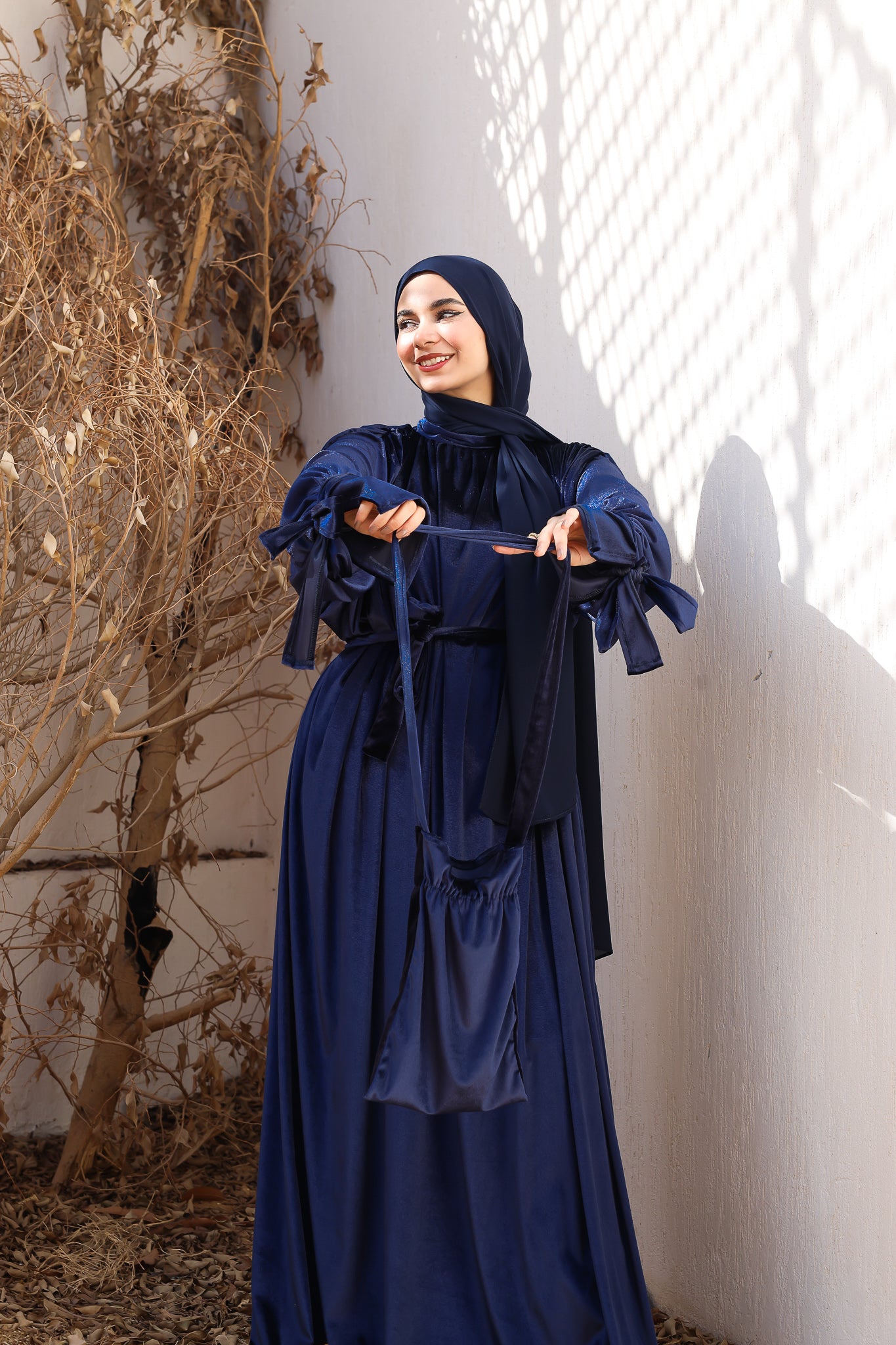 NAVY VELVET ABAYA ISDAL