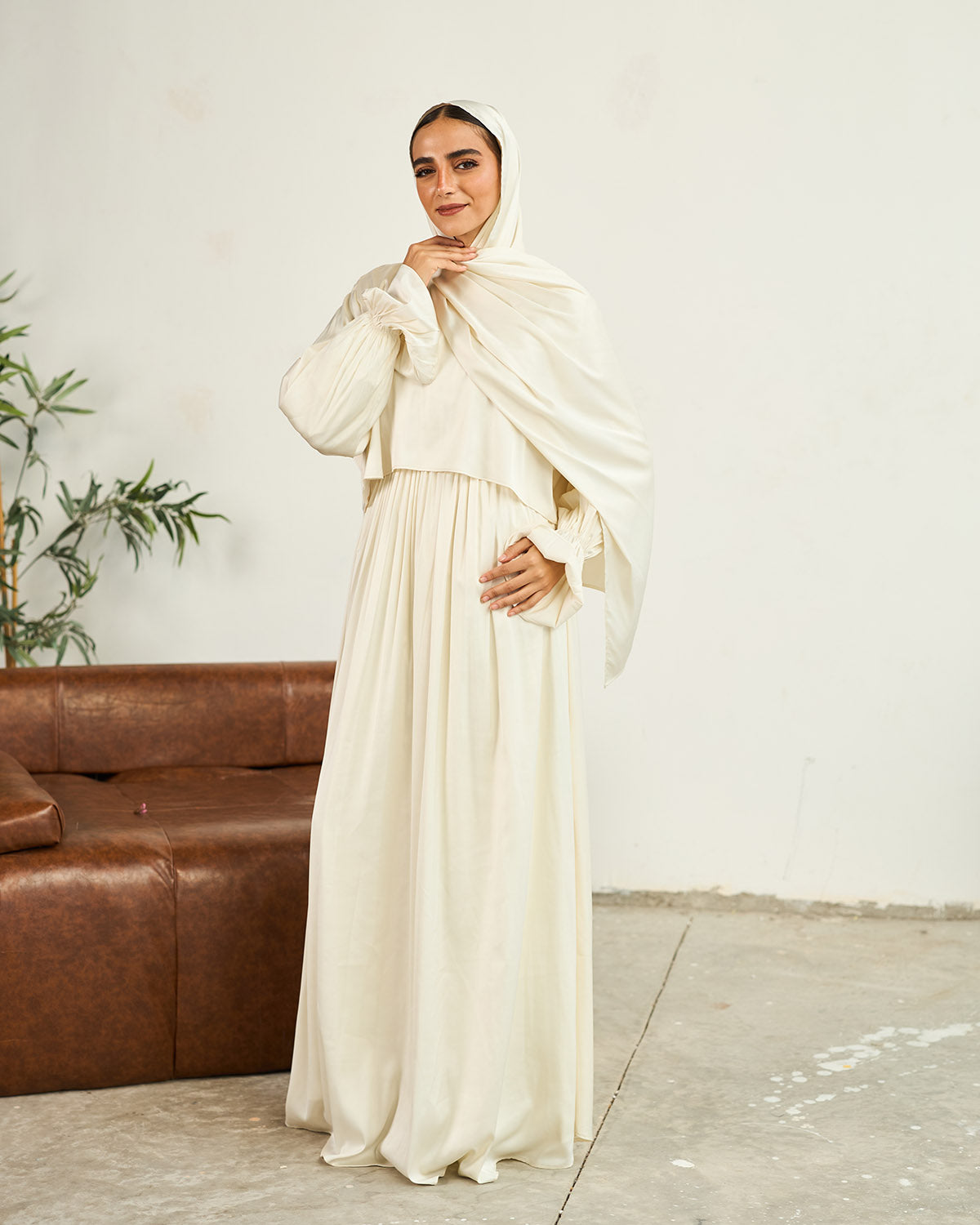 CREAMY WHITE SATIN DRESS ISDAL