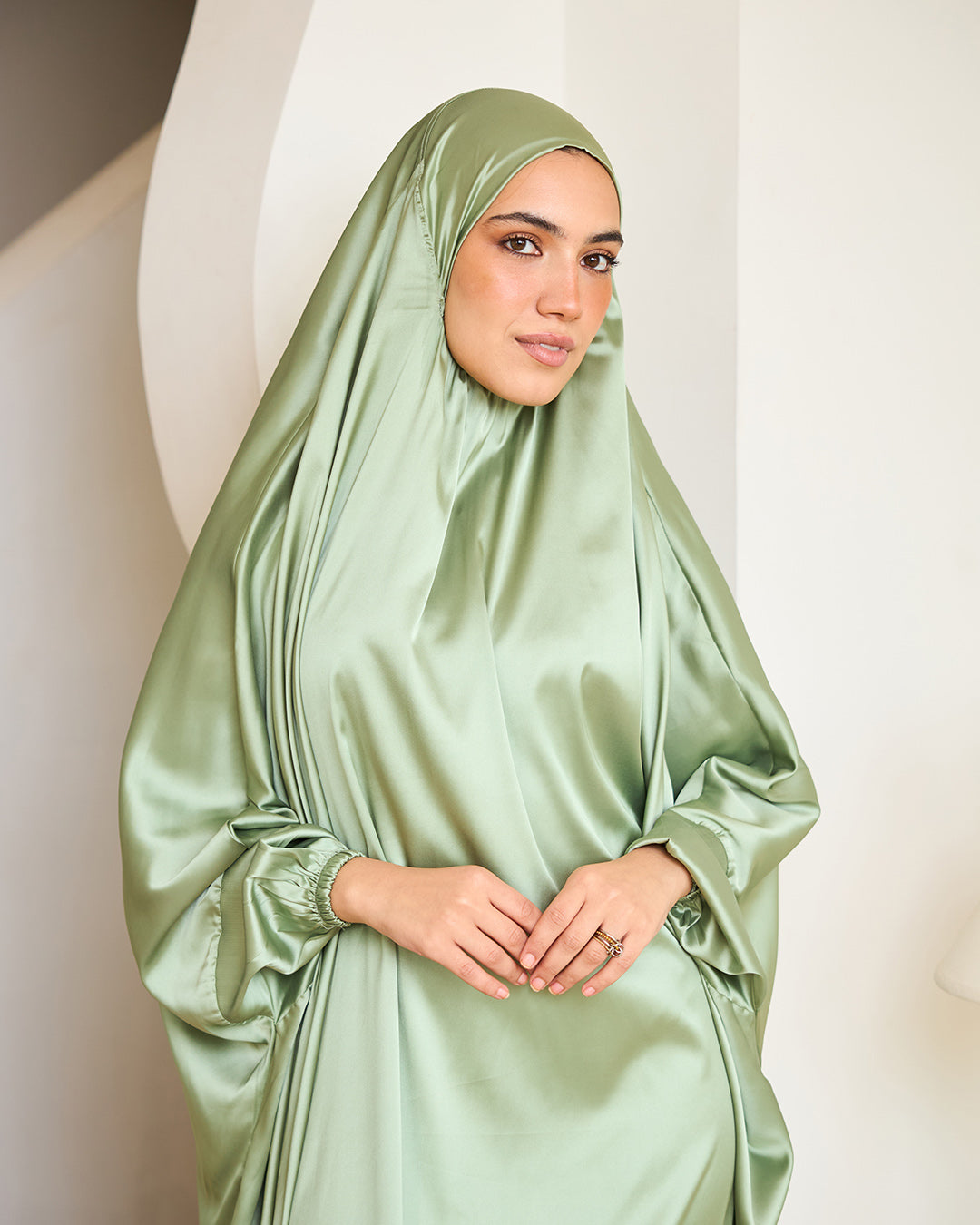 PISTACHE GREEN SATIN MALHAFA ISDAL
