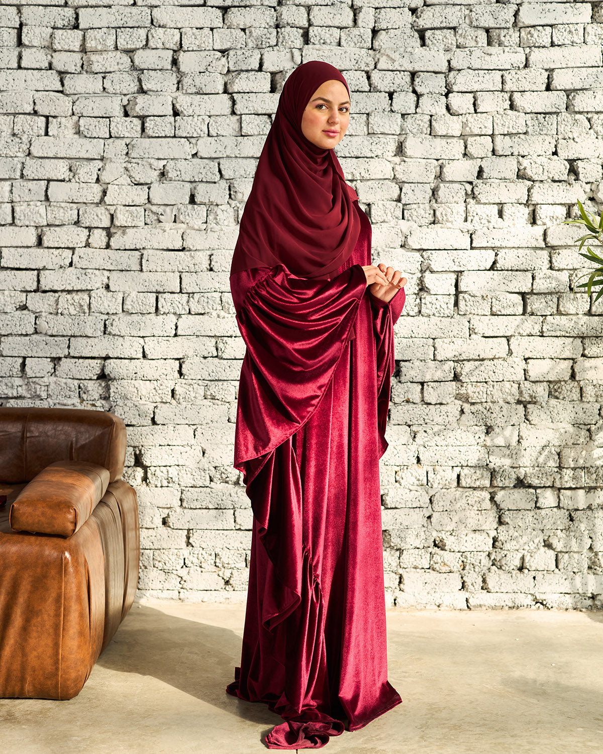 MAROON VELVET RUFFLES ISDAL