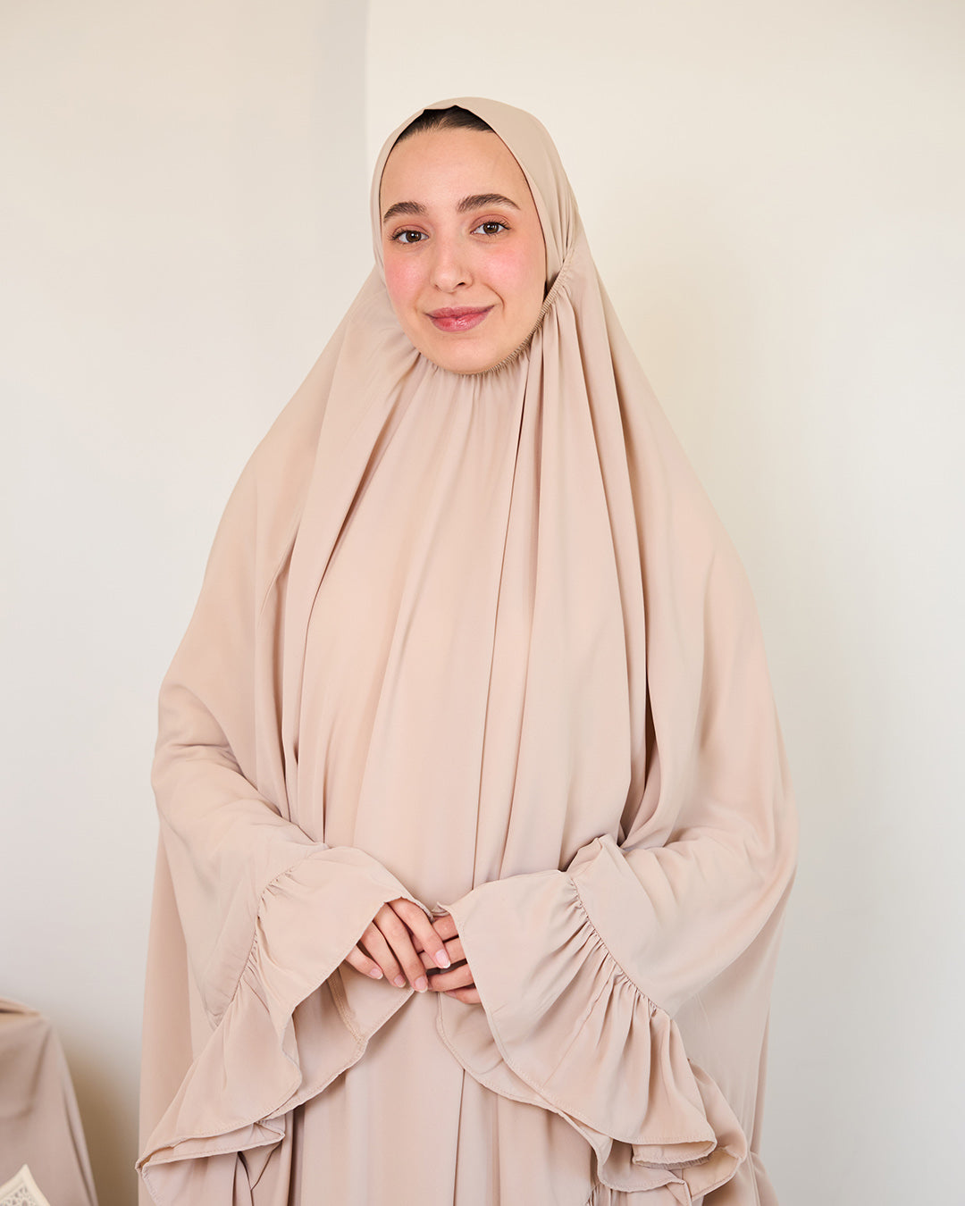 BEIGE CREPE SET ISDAL