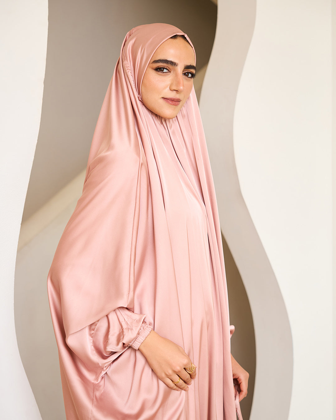 BLUSH PINK SATIN MALHAFA ISDAL