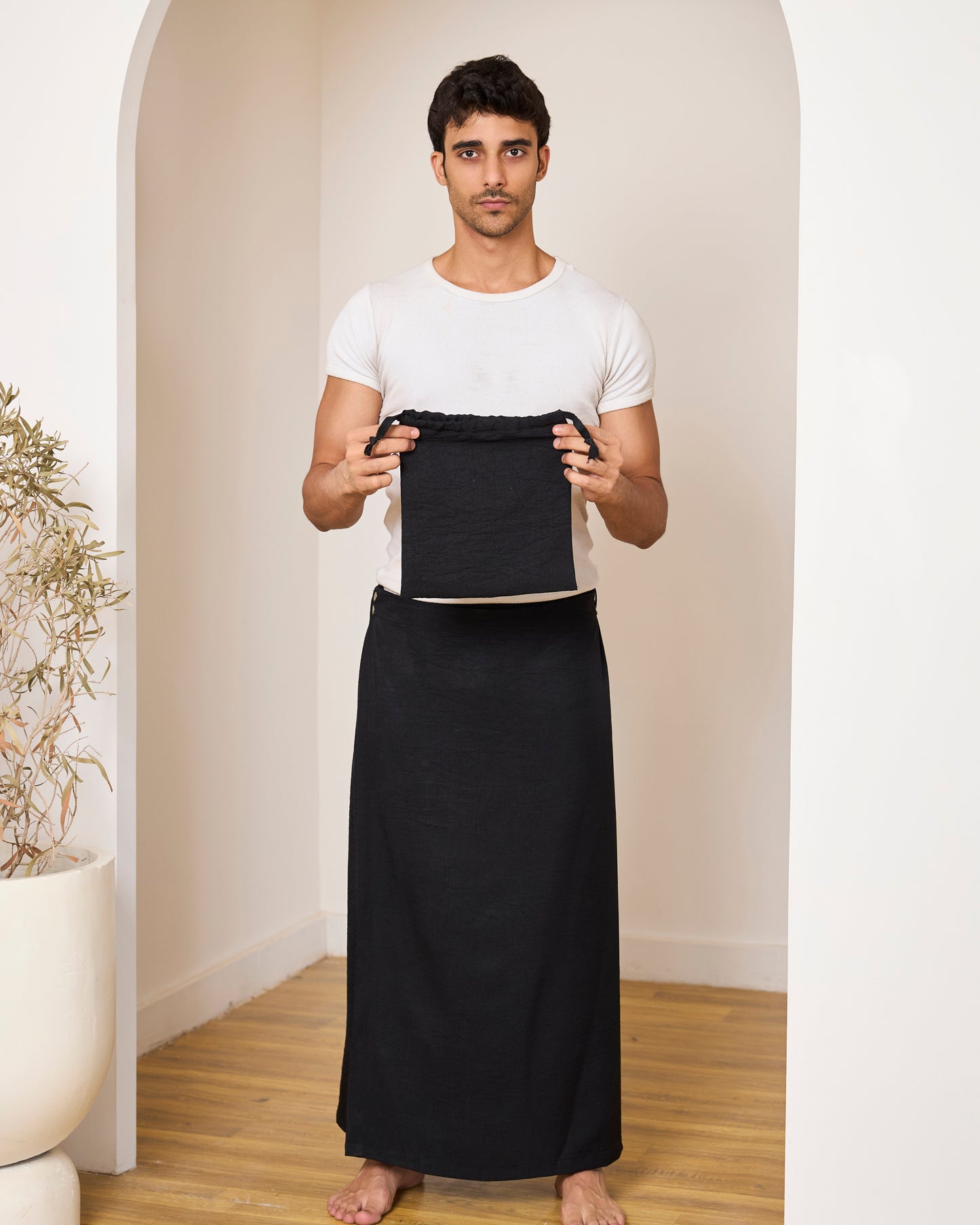 BLACK LINEN AZAR