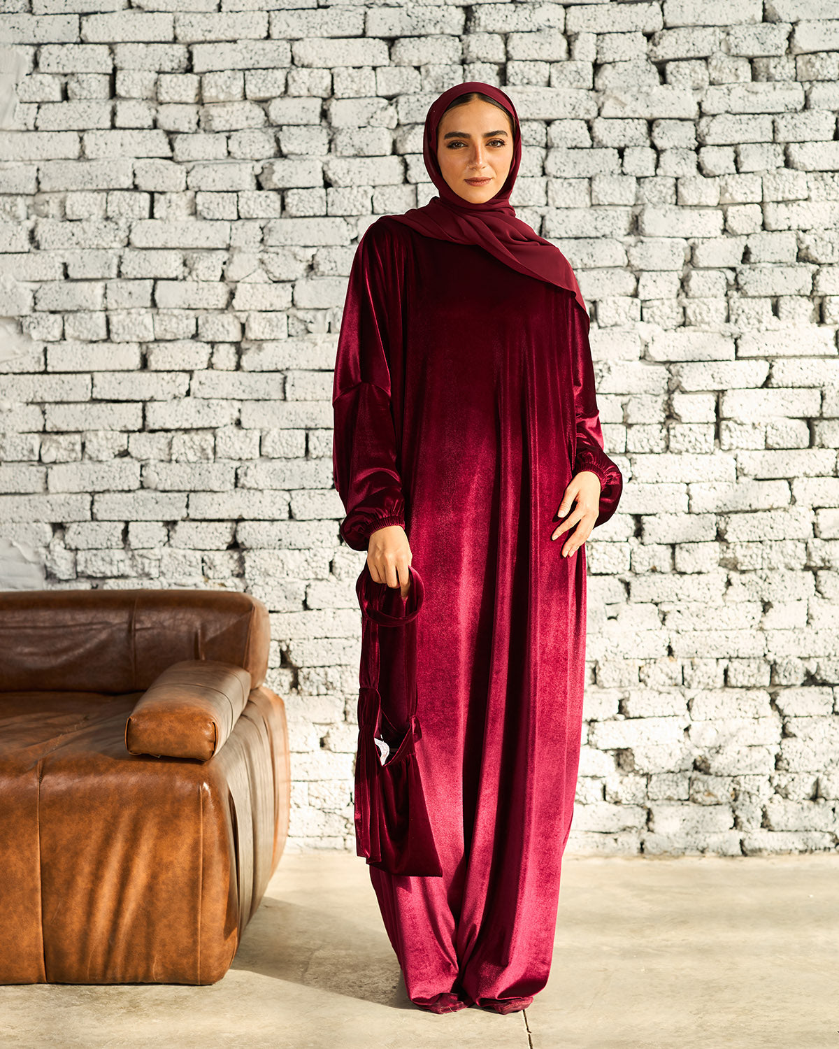 MAROON VELVET CLASSIC ISDAL