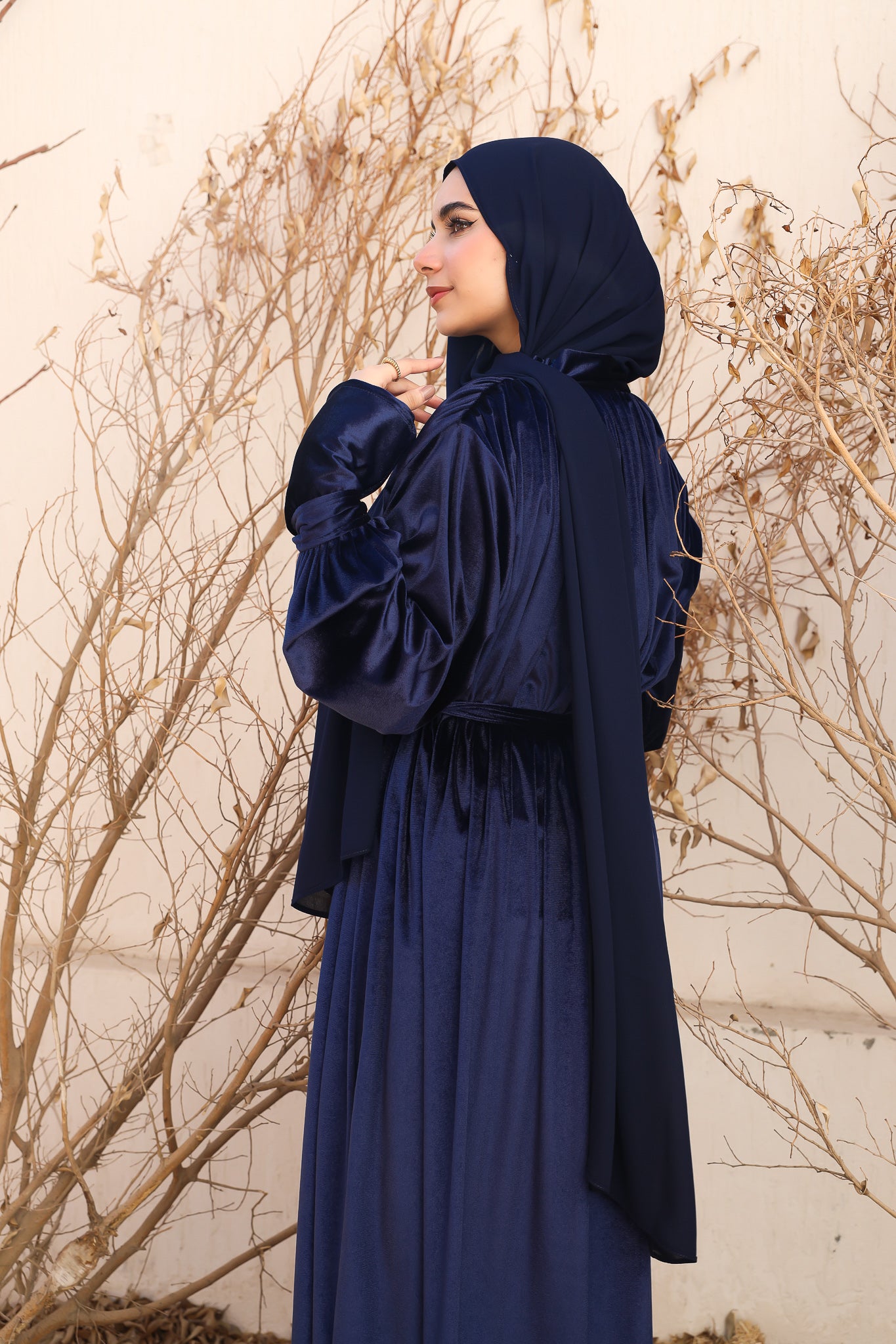 NAVY VELVET ABAYA ISDAL