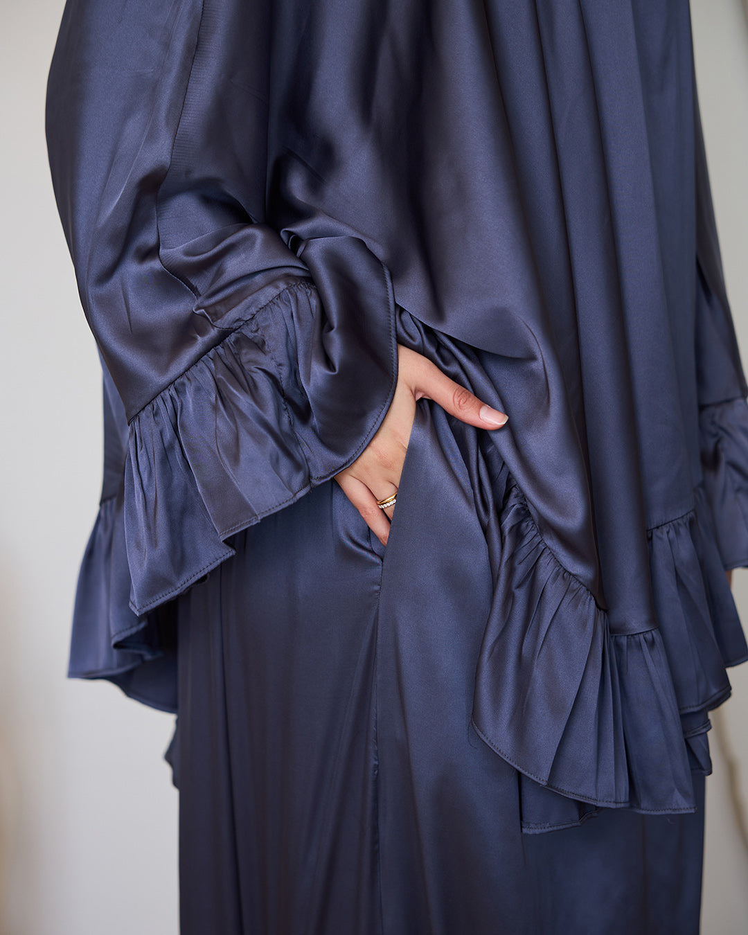 GREY SATIN SET ISDAL