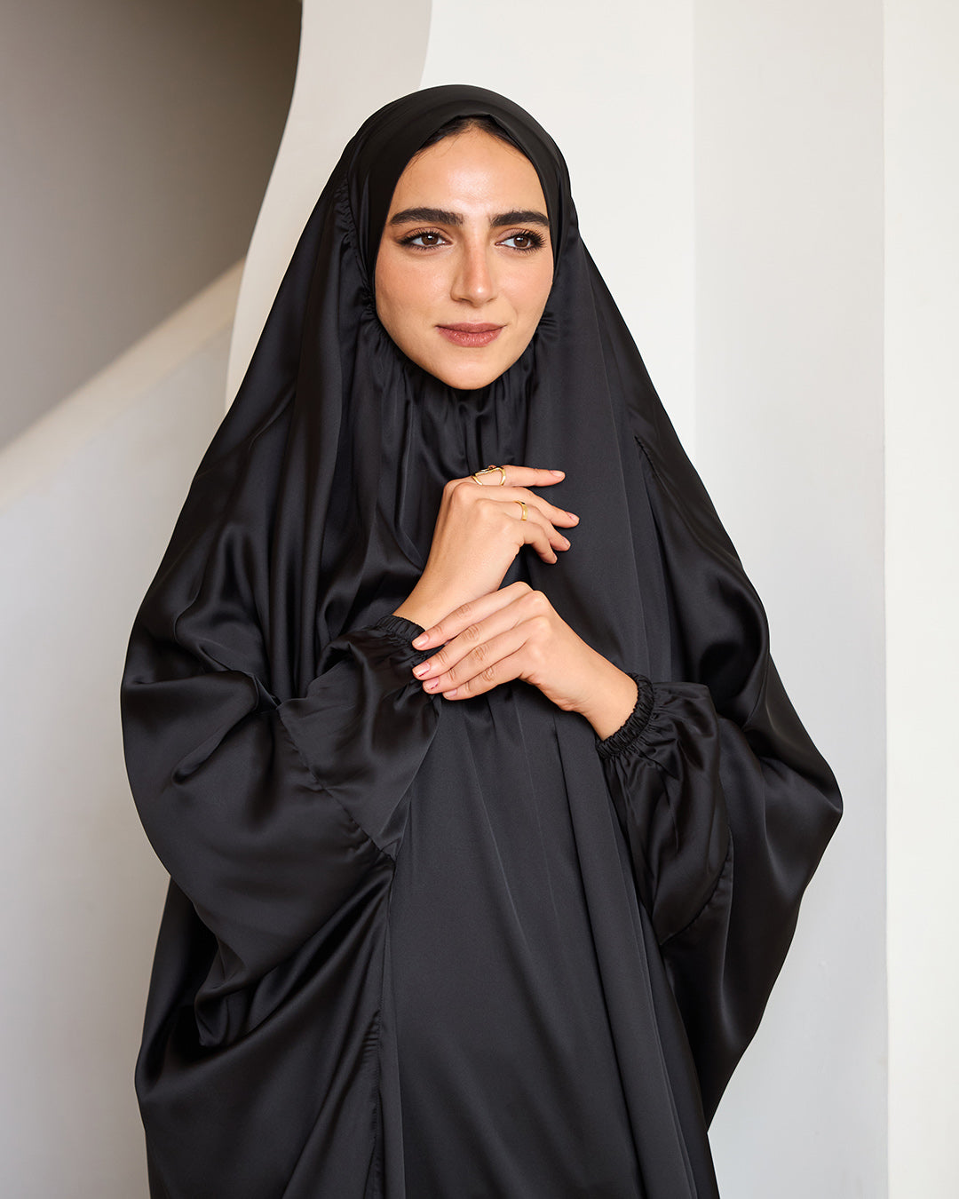 BLACK MALHAFA ISDAL